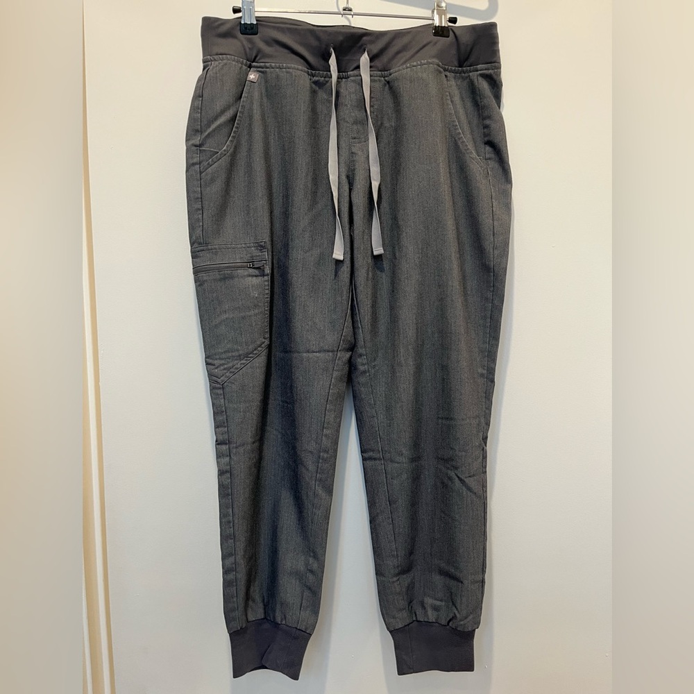 FIGS Zamora Jogger Scrub Pants - Graphite Medium Petite